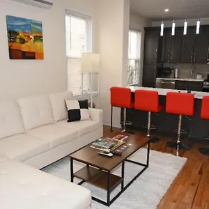 Apartment Ooohlala! 2 Beds And 2 Full Baths W/free Parking, Newark