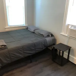 Apartment Private 2-bedroom With Free Parking And Direct Bus To Nyc Manhattan Only 2 Blocks Away, Linden