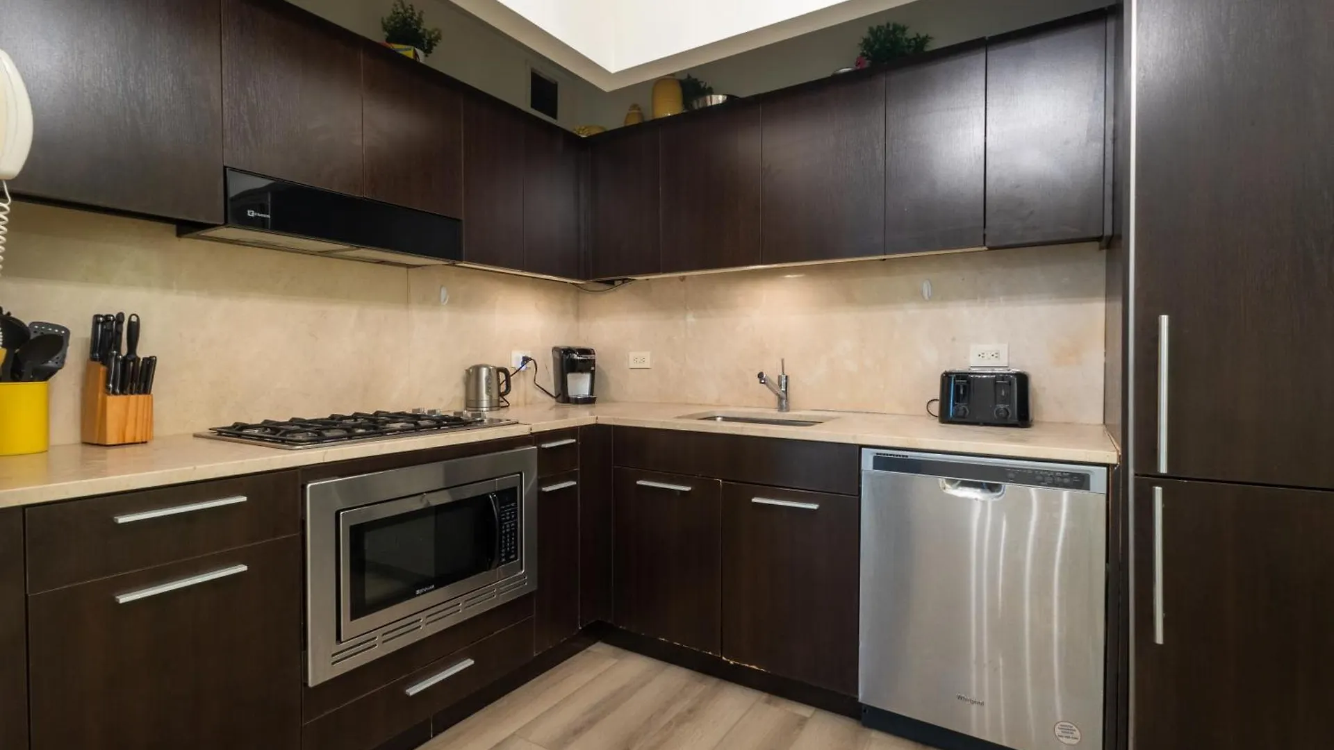 شقة Gorgeous & Stylish 4Bdr & 2Bth In Downtown Manhattan نيو يورك الولايات المتحدة الأمريكية